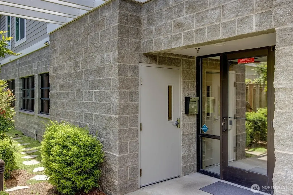 275 E Sunset Way Issaquah WA 98027