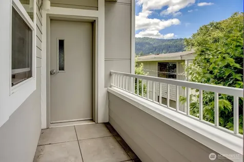 275 E Sunset Way Issaquah WA 98027
