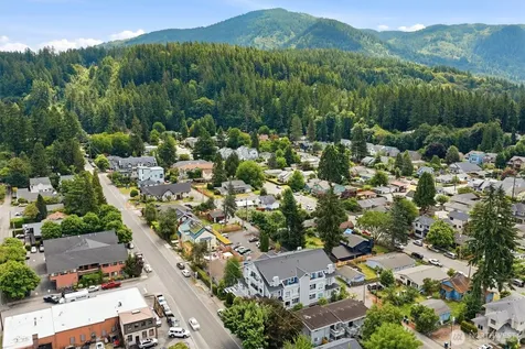 275 E Sunset Way Issaquah WA 98027