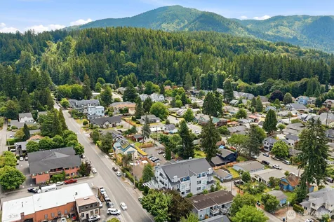 275 E Sunset Way Issaquah WA 98027