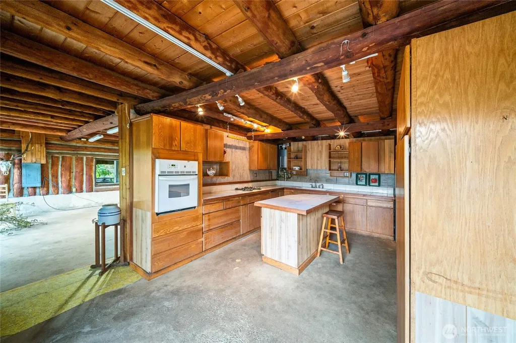 238 Bush Creek Road Elma WA 98541