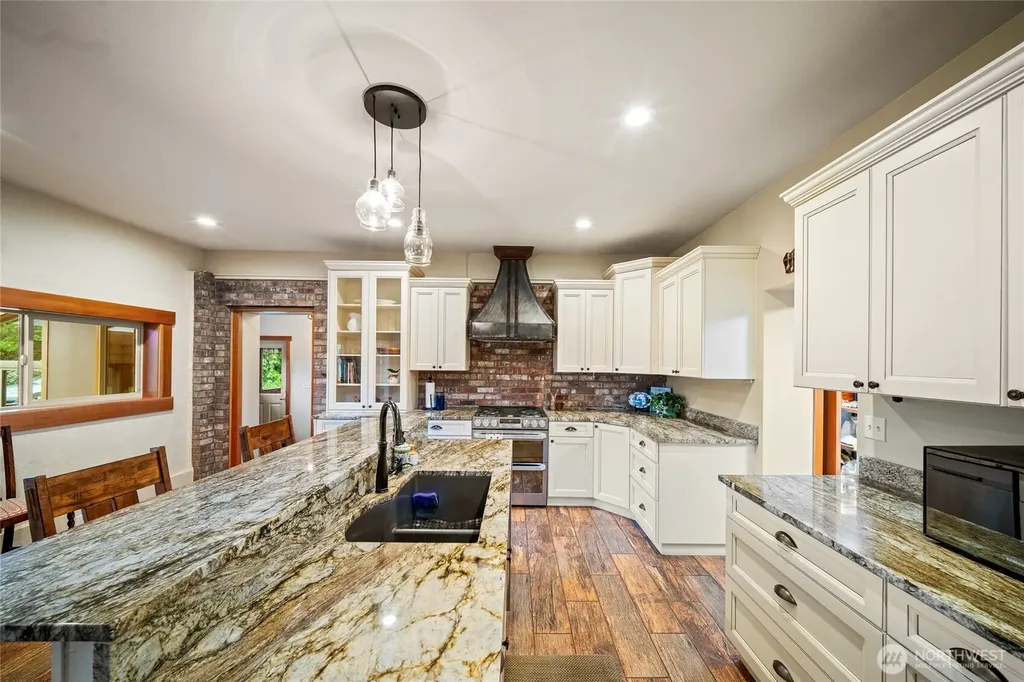 238 Bush Creek Road Elma WA 98541