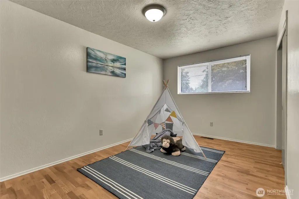 7836 3rd Avenue SE Olympia WA 98503