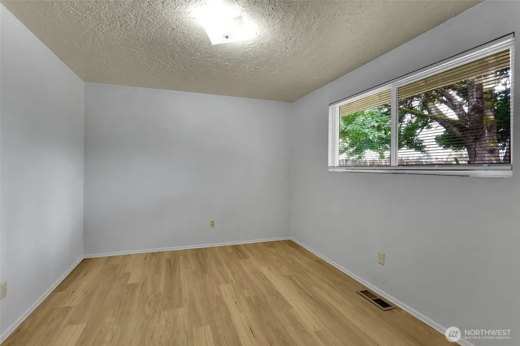7836 3rd Avenue SE Olympia WA 98503
