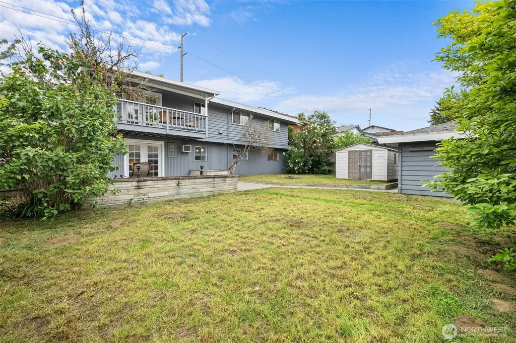 2001 NE 12th Street Renton WA 98056
