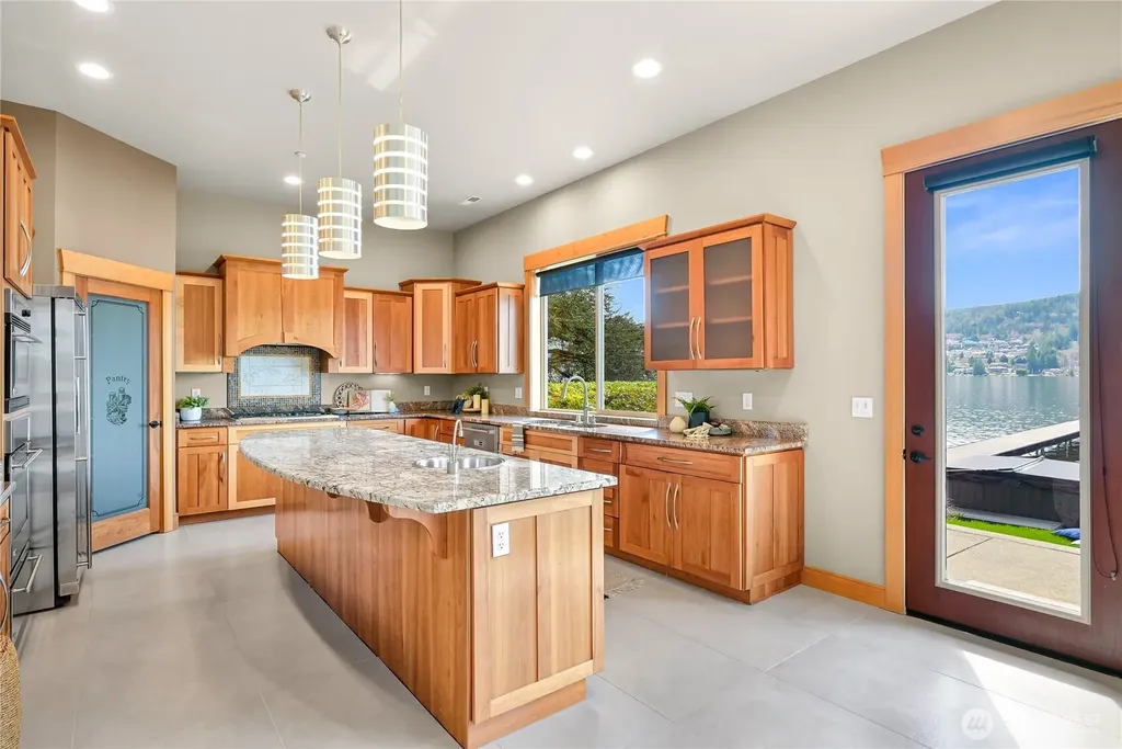 2076 Dellesta Drive Bellingham WA 98226