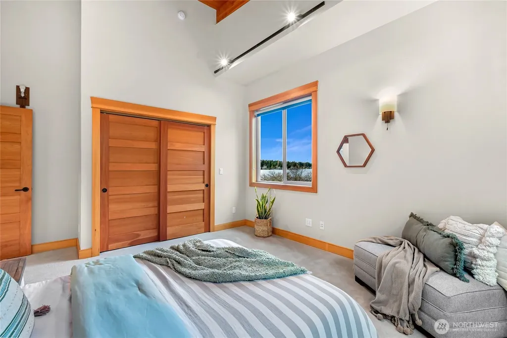 2076 Dellesta Drive Bellingham WA 98226