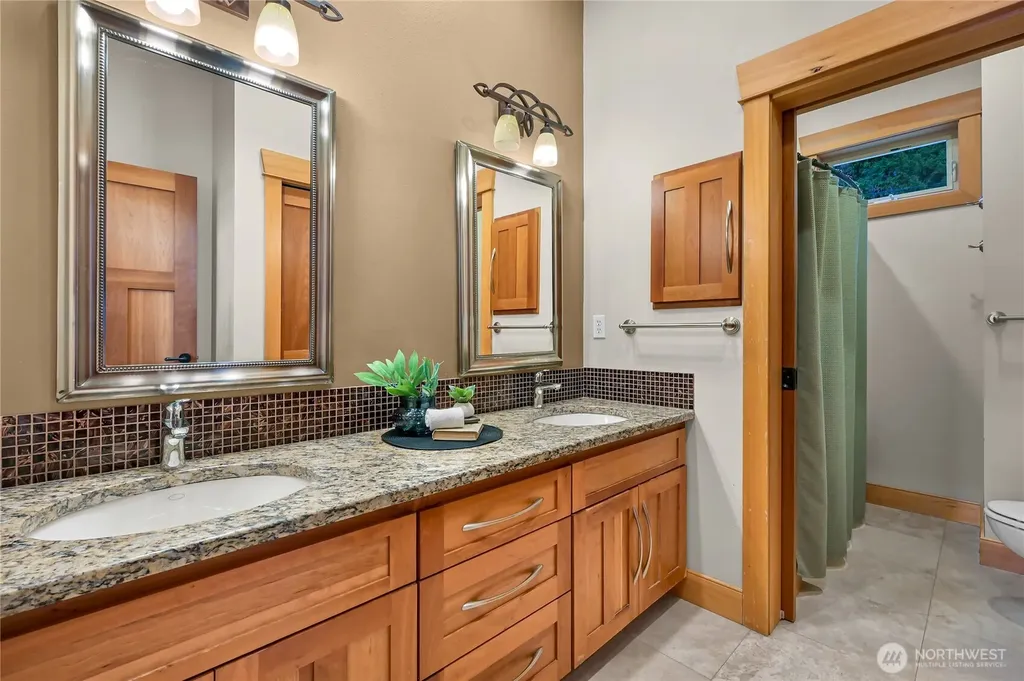 2076 Dellesta Drive Bellingham WA 98226