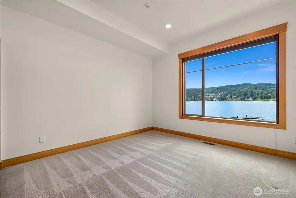 2076 Dellesta Drive Bellingham WA 98226