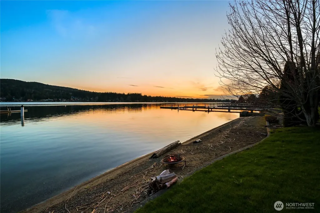 2076 Dellesta Drive Bellingham WA 98226