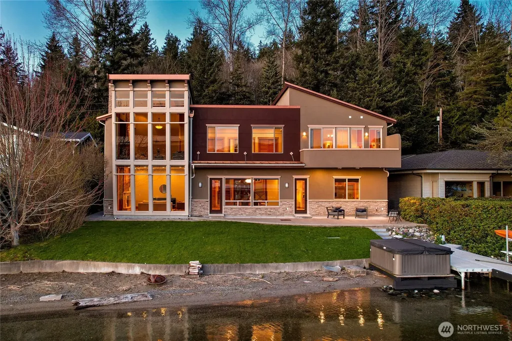 2076 Dellesta Drive Bellingham WA 98226