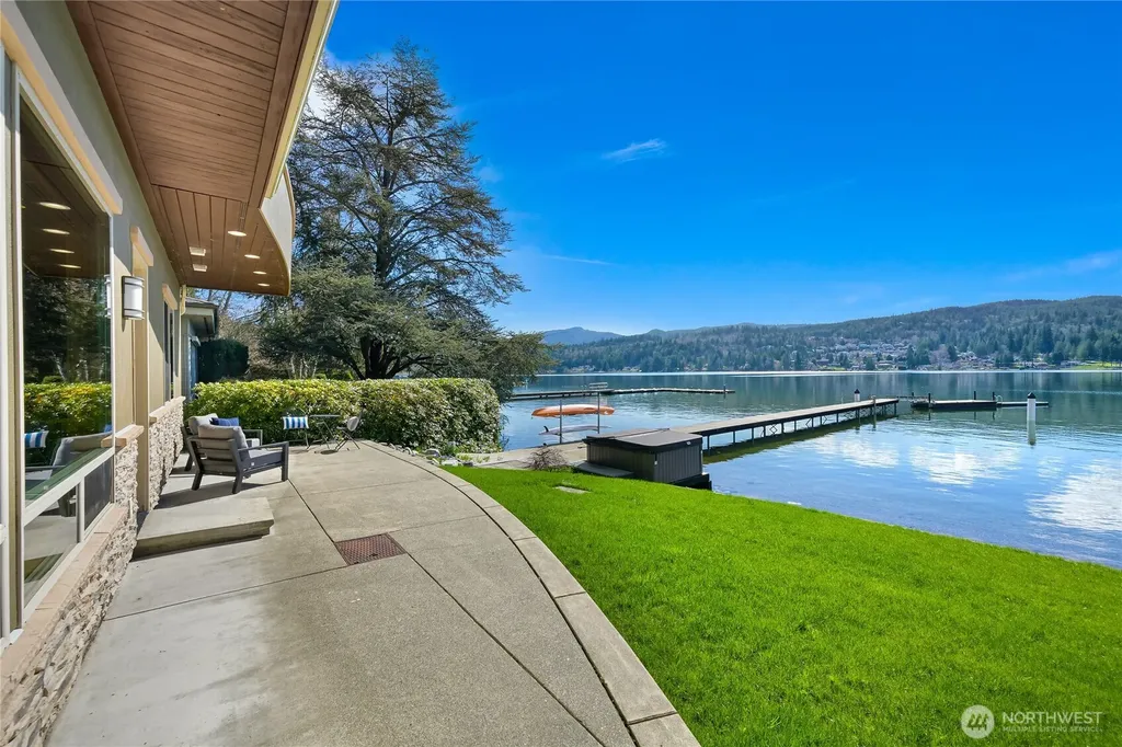 2076 Dellesta Drive Bellingham WA 98226