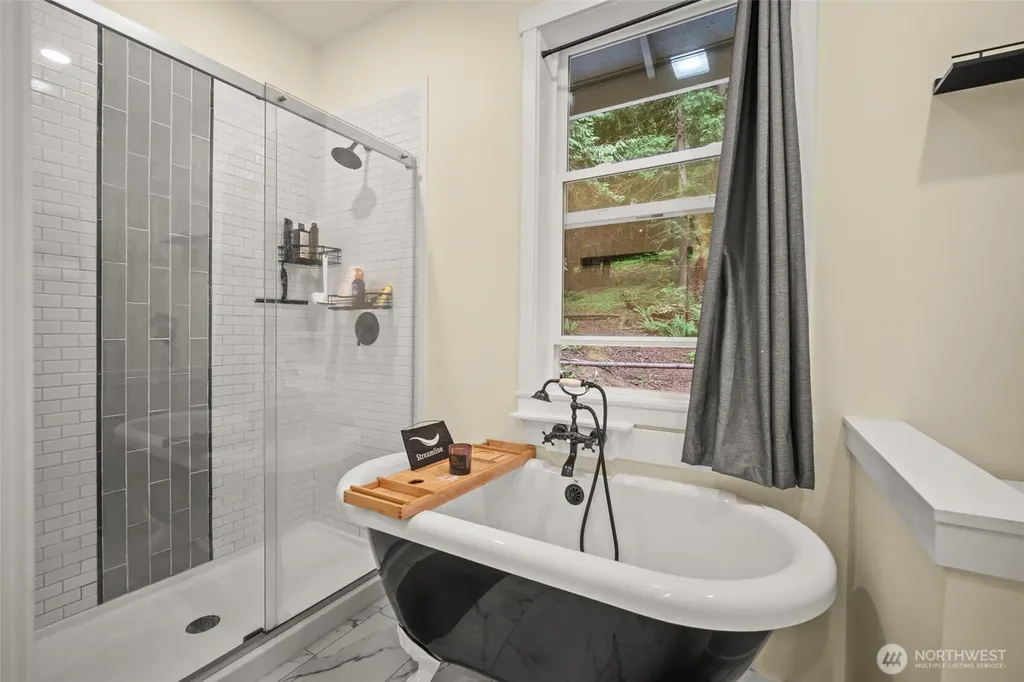 23 Spring Road Bellingham WA 98229