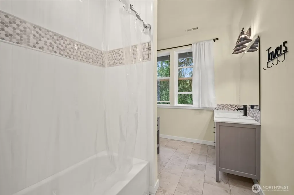 23 Spring Road Bellingham WA 98229
