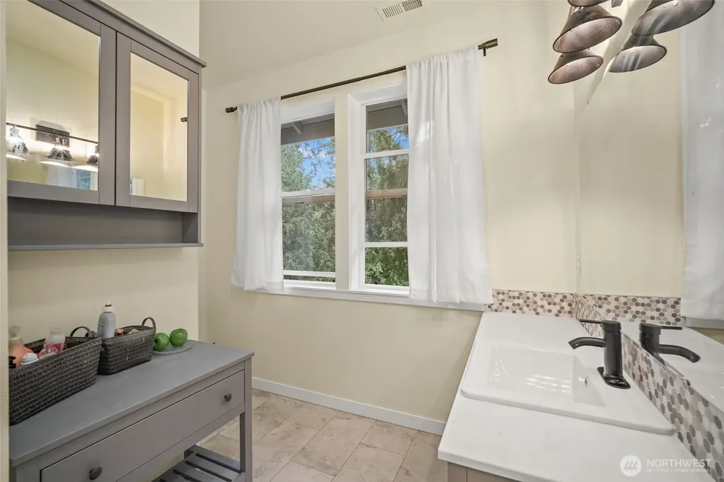 23 Spring Road Bellingham WA 98229
