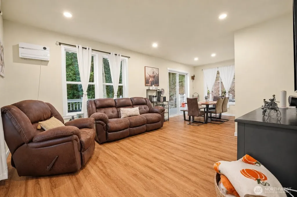 23 Spring Road Bellingham WA 98229