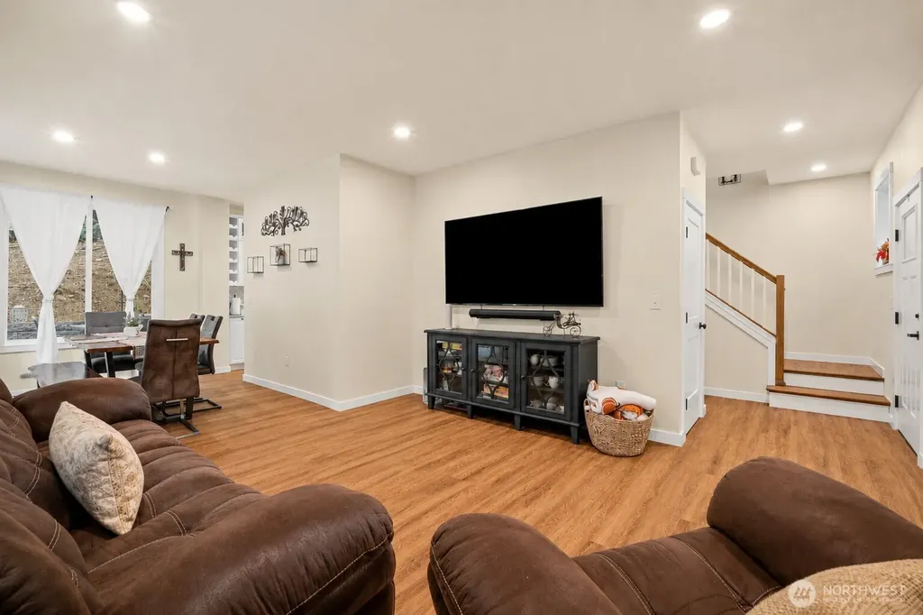 23 Spring Road Bellingham WA 98229
