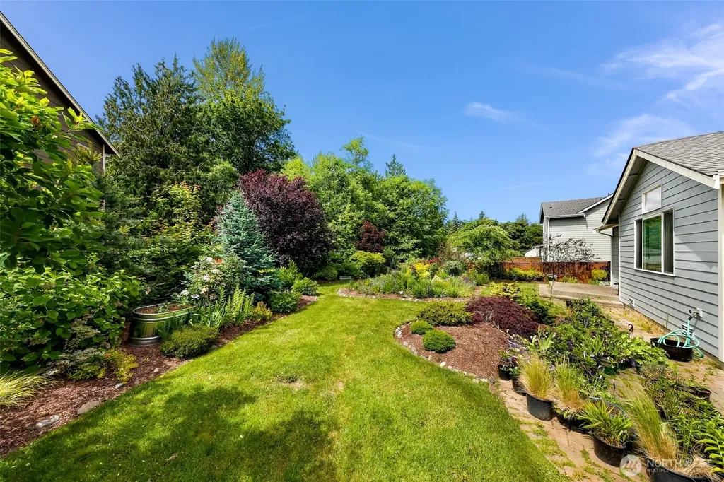 927 Clearwater Court Mount Vernon WA 98273