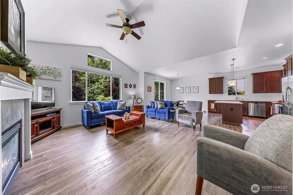 927 Clearwater Court Mount Vernon WA 98273