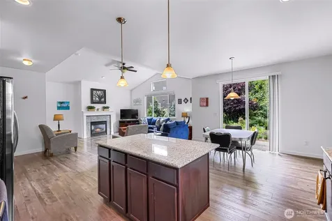 927 Clearwater Court Mount Vernon WA 98273