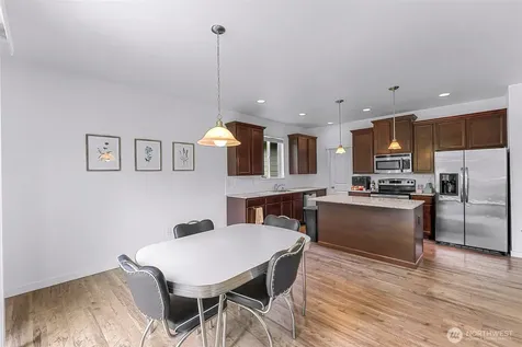 927 Clearwater Court Mount Vernon WA 98273
