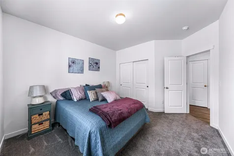 927 Clearwater Court Mount Vernon WA 98273