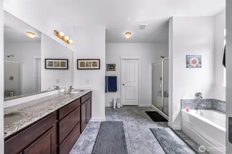 927 Clearwater Court Mount Vernon WA 98273