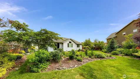 927 Clearwater Court Mount Vernon WA 98273