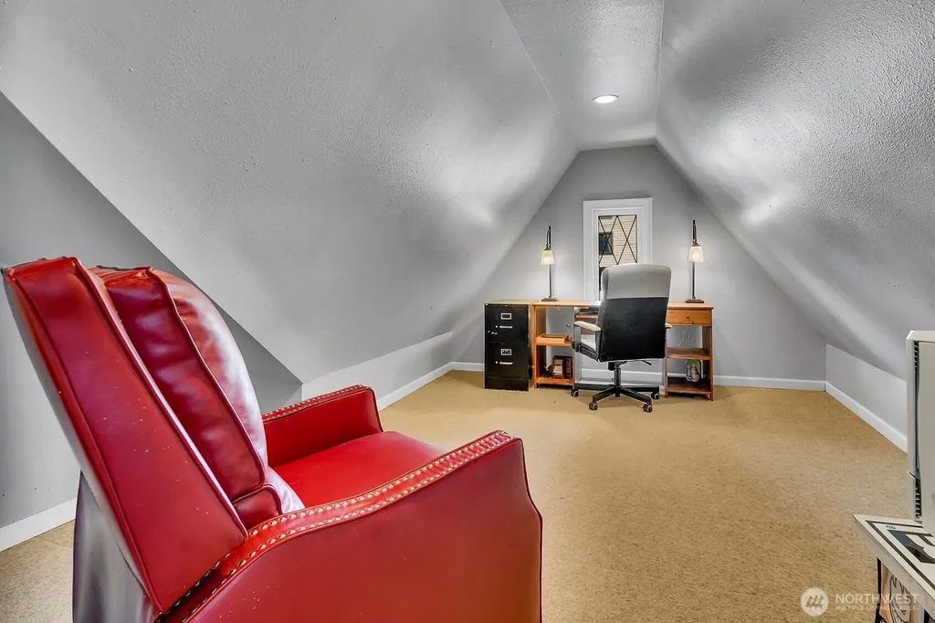 315 N 46th Seattle WA 98103