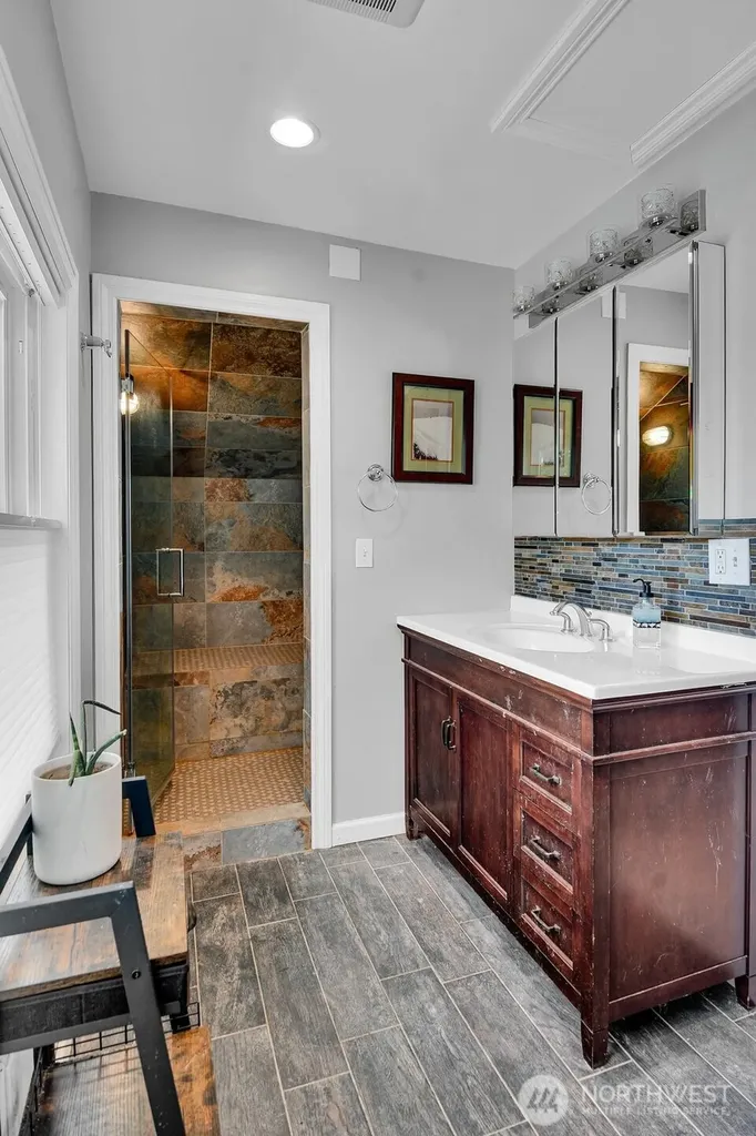 315 N 46th Seattle WA 98103