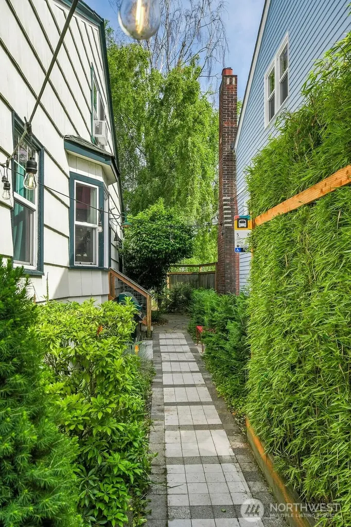 315 N 46th Seattle WA 98103