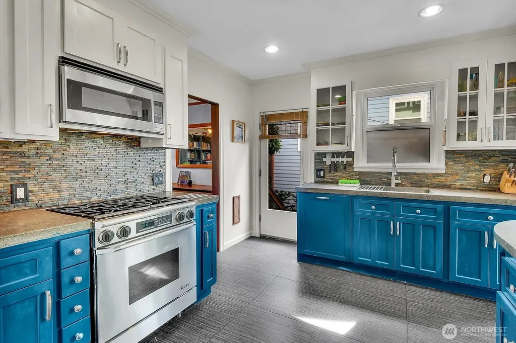 315 N 46th Seattle WA 98103