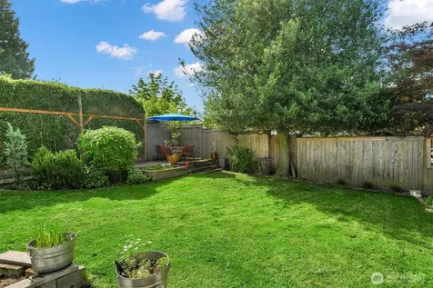315 N 46th Seattle WA 98103