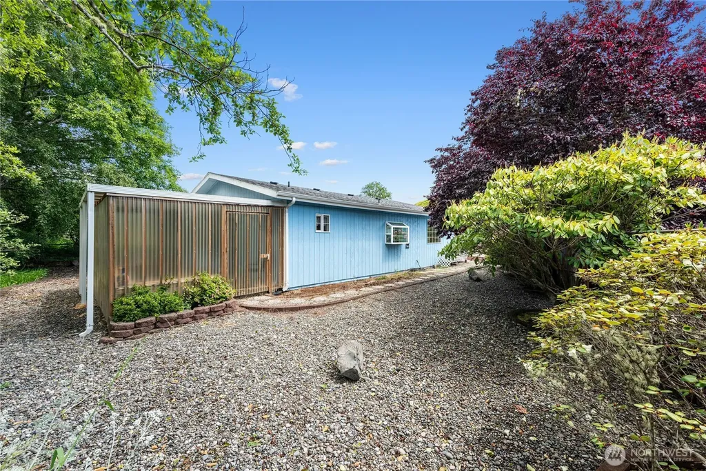 313 Sid Snyder Drive E Long Beach WA 98631