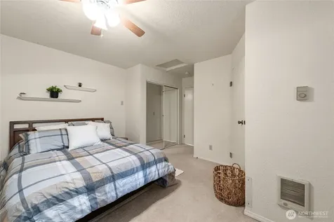 313 Sid Snyder Drive E Long Beach WA 98631