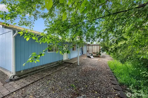 313 Sid Snyder Drive E Long Beach WA 98631