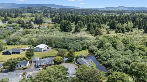 313 Sid Snyder Drive E Long Beach WA 98631