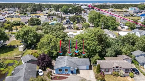 313 Sid Snyder Drive E Long Beach WA 98631
