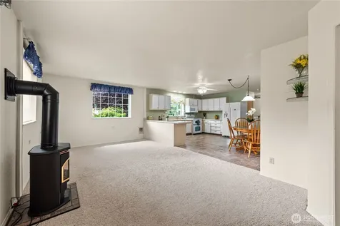 313 Sid Snyder Drive E Long Beach WA 98631