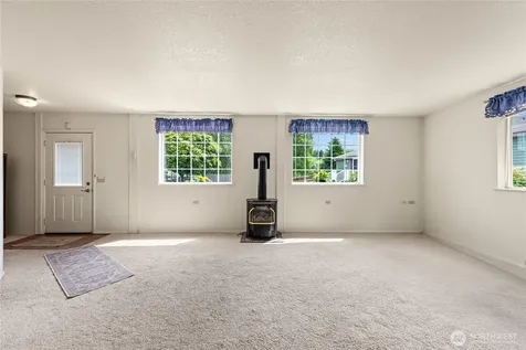 313 Sid Snyder Drive E Long Beach WA 98631