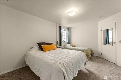 313 Sid Snyder Drive E Long Beach WA 98631