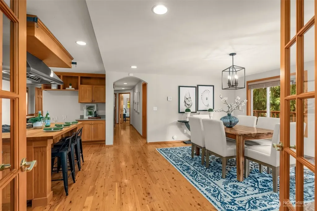 6183 NE 187th Place Kenmore WA 98028
