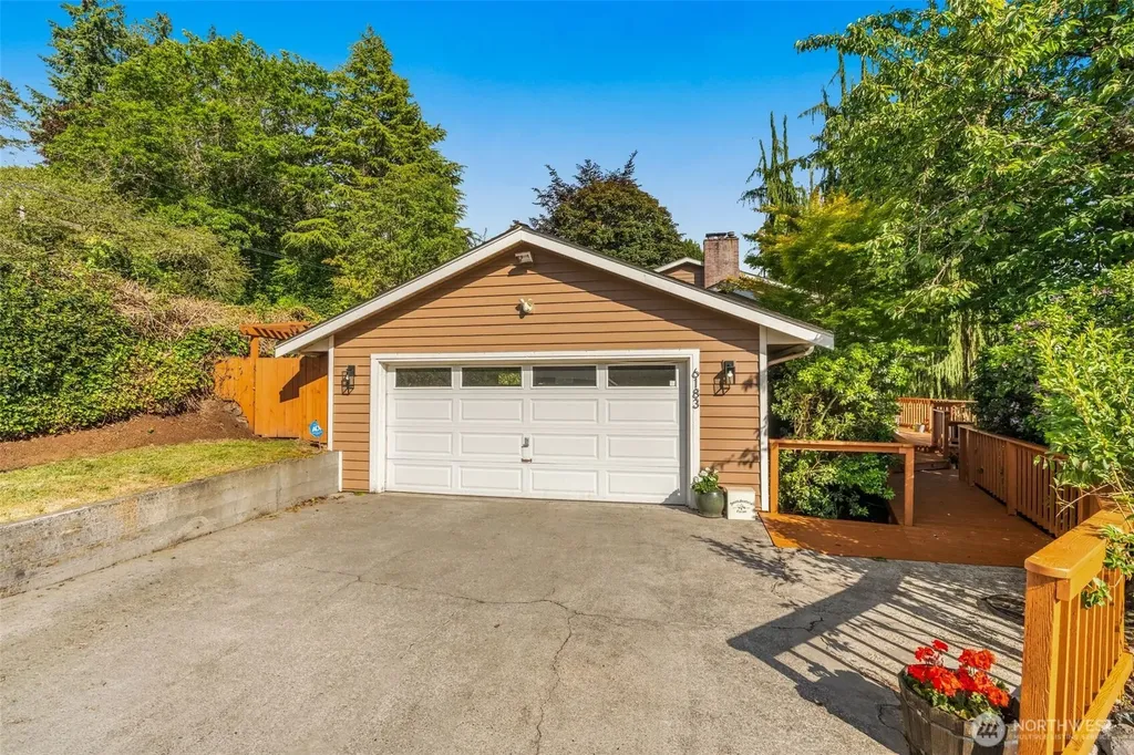 6183 NE 187th Place Kenmore WA 98028