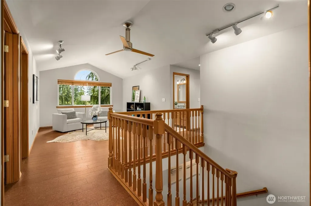 6183 NE 187th Place Kenmore WA 98028