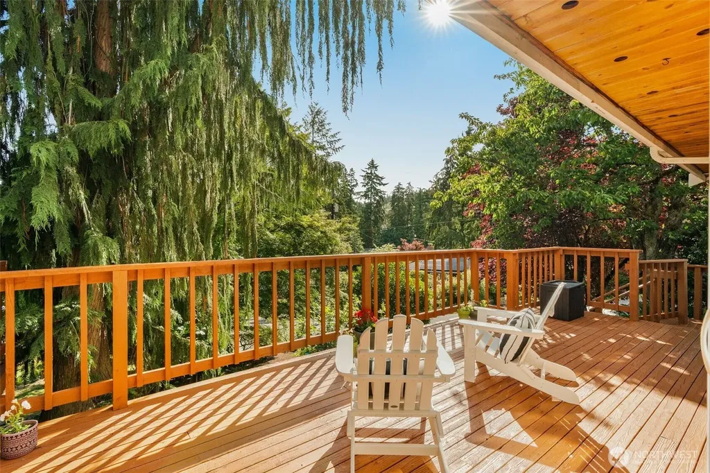 6183 NE 187th Place Kenmore WA 98028