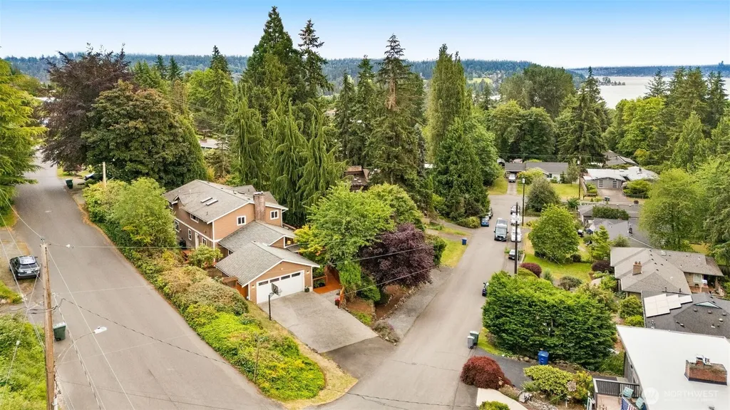 6183 NE 187th Place Kenmore WA 98028