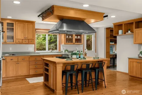 6183 NE 187th Place Kenmore WA 98028
