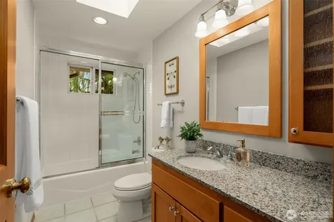 6183 NE 187th Place Kenmore WA 98028