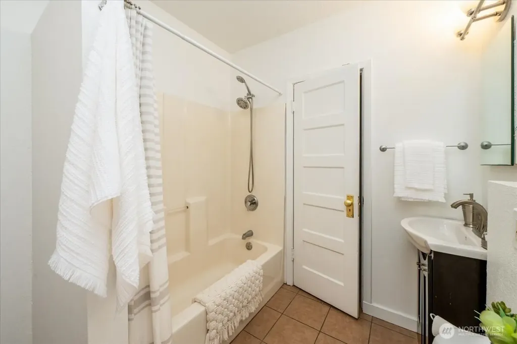 1419 S 129th Street Burien WA 98168