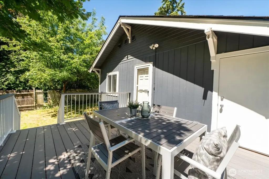 1419 S 129th Street Burien WA 98168